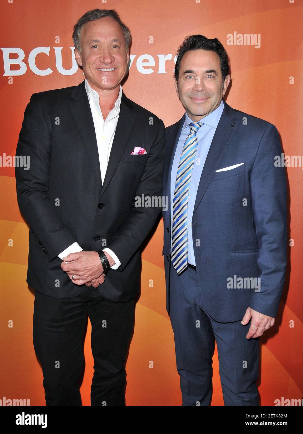 (GD) le Dr Terry Dubrow et le Dr Paul Nassif arrivent à la Journée de presse d