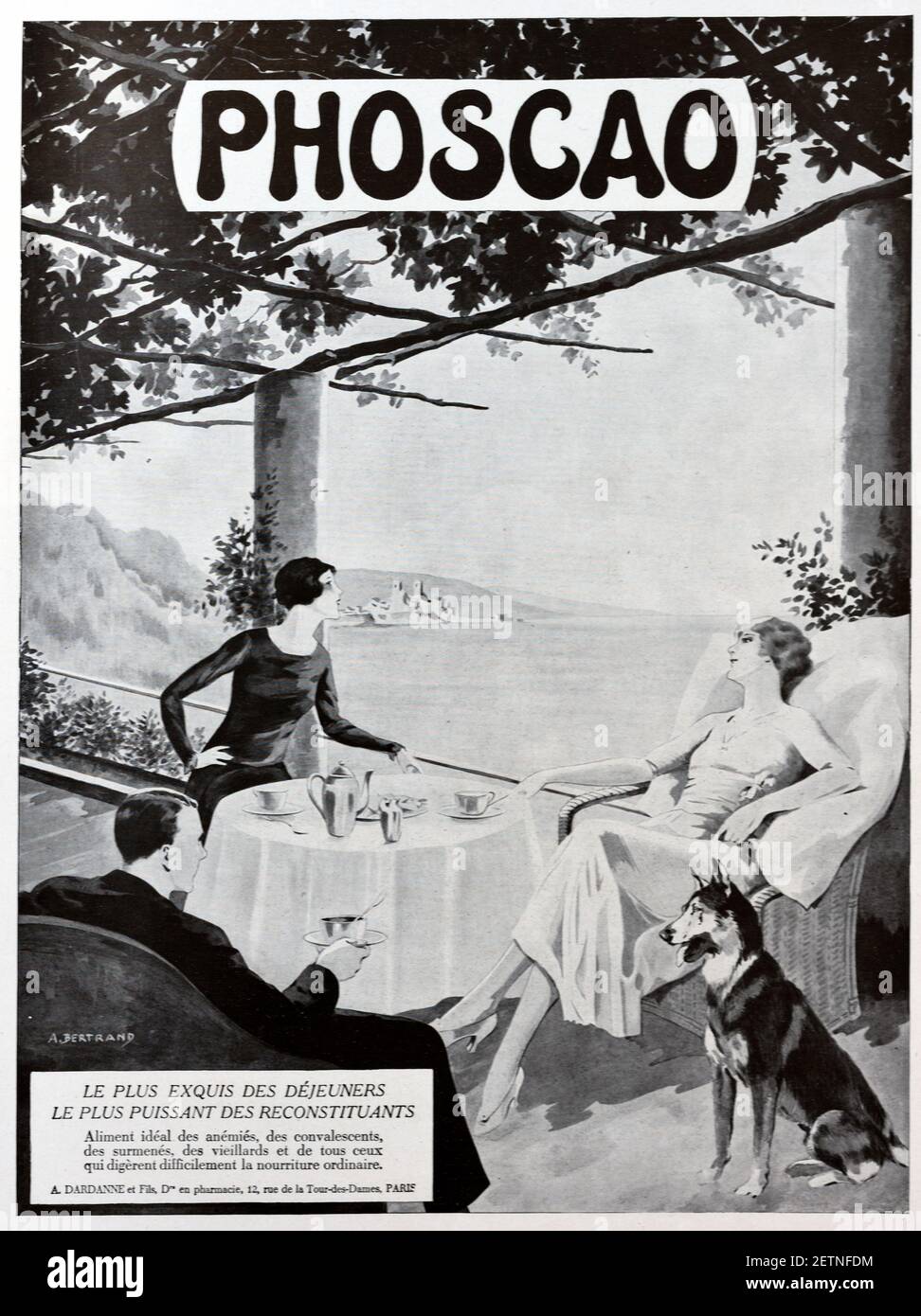 Publicité vintage, publicité ou publicité pour Phoscao, une boisson au chocolat pour le petit déjeuner France 1931. L'illustration montre un homme et quelques femmes de Flapper, probablement touristes, prenant le petit déjeuner, bruch ou thé de l'après-midi sur la toile de fond d'Antibes sur la Côte d'Azur ou la Côte d'Azur. Banque D'Images Publicité vintage, publicité ou publicité pour Phoscao, une boisson au chocolat pour le petit déjeuner France 1931. L'illustration montre un homme et quelques femmes de Flapper, probablement touristes, prenant le petit déjeuner, bruch ou thé de l'après-midi sur la toile de fond d'Antibes sur la Côte d'Azur ou la Côte d'Azur. Banque D'Images