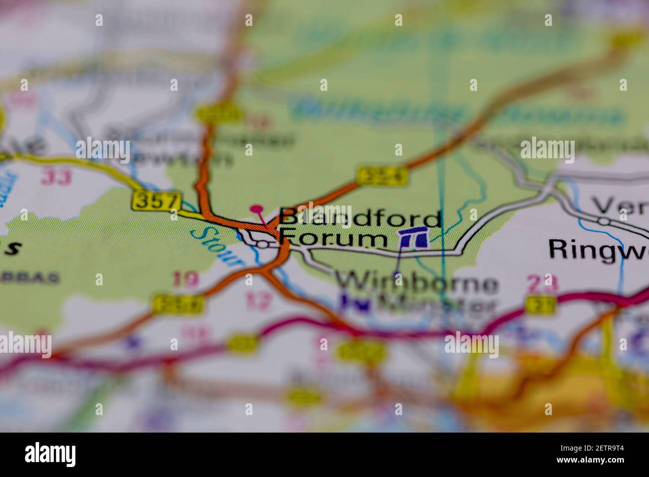 Forum Blandford affiché sur une carte routière ou une carte de la géographie et atlas Banque D'Images