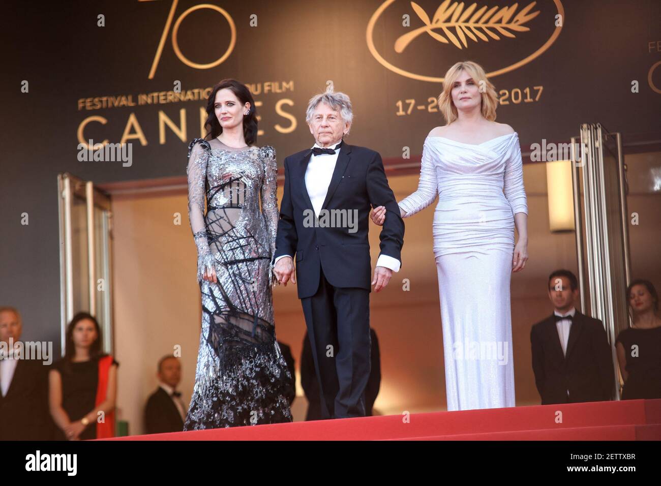 Emmanuelle Seigner, Roman Polanski & Eva Green arrive à la première de 'd'APRES une HISTOIRE VRAIE' lors du Festival de Cannes 2017 le 27 mai 2017 au Palais des Festivals de Cannes, France. (Photo de Lyvans Boolaky/imageSPACE) *** Veuillez utiliser le crédit du champ de crédit *** Banque D'Images
