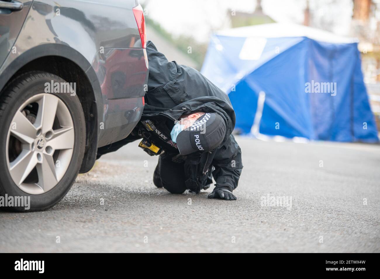 Perry Barr, Birmingham, Royaume-Uni. 2 mars 2021 : une enquête de meurtre a été lancée après qu'un homme ait été poignardé dans le cou jusqu'à la mort mardi matin sur Perry Villa Drive dans le nord de Birmingham. Credit: Ryan Underwood / Alamy Live News Banque D'Images