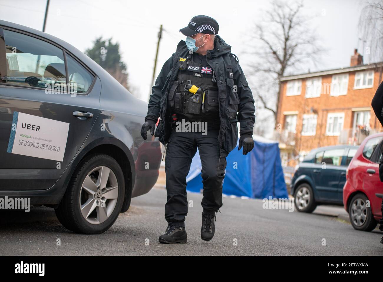 Perry Barr, Birmingham, Royaume-Uni. 2 mars 2021 : une enquête de meurtre a été lancée après qu'un homme ait été poignardé dans le cou jusqu'à la mort mardi matin sur Perry Villa Drive dans le nord de Birmingham. Credit: Ryan Underwood / Alamy Live News Banque D'Images