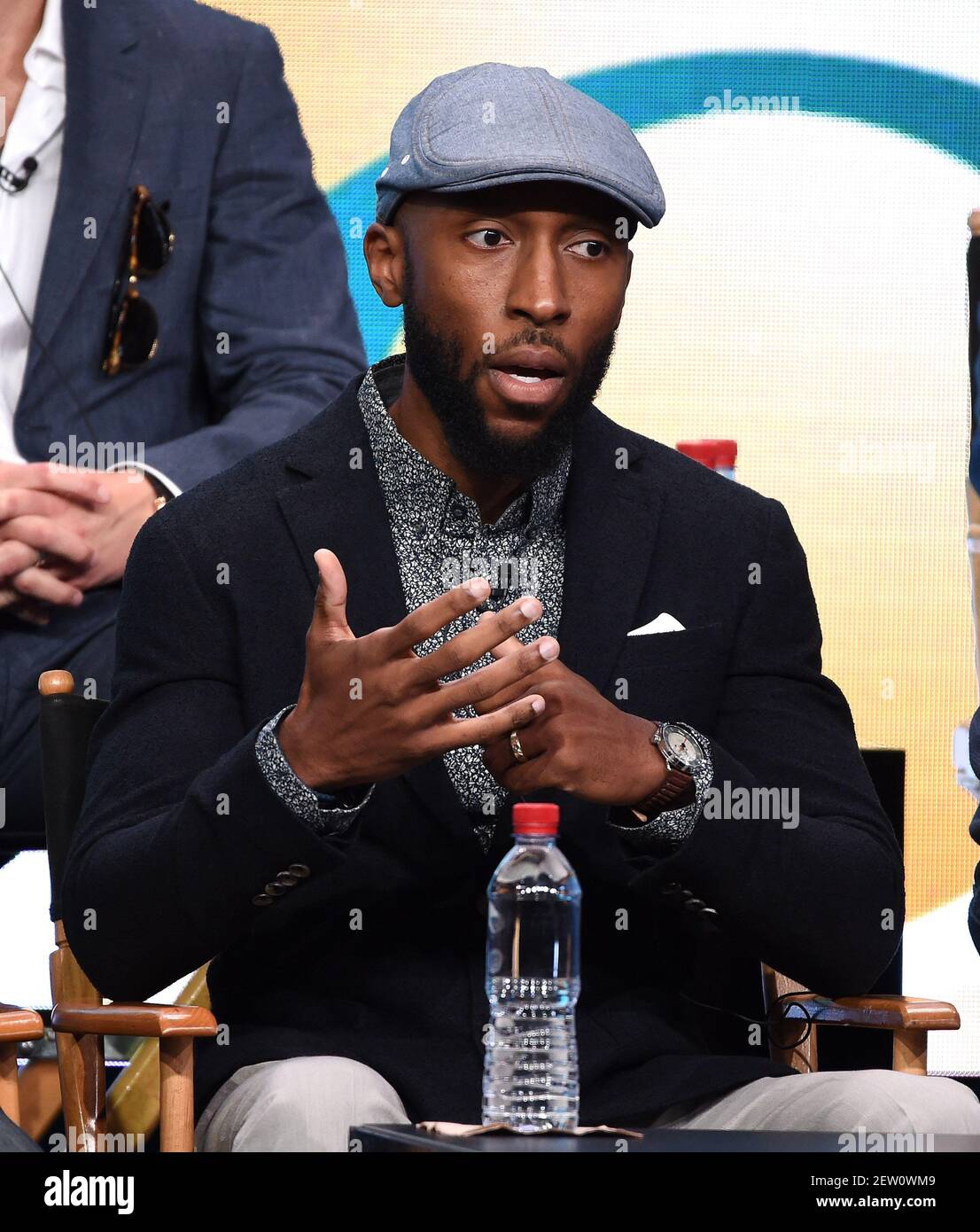 BEVERLY HILLS - 1er AOÛT : (G-D) le producteur exécutif Aaron Rahsaan Thomas est présent pendant le panel de 'S.W.A.T.' à la partie CBS de la tournée de presse d'été 2017 de TCA au Beverly Hilton le 1er août 2017 à Beverly Hills, Californie. (Photo de Frank Micelotta//PictureGroup) *** Veuillez utiliser le crédit du champ de crédit *** Banque D'Images
