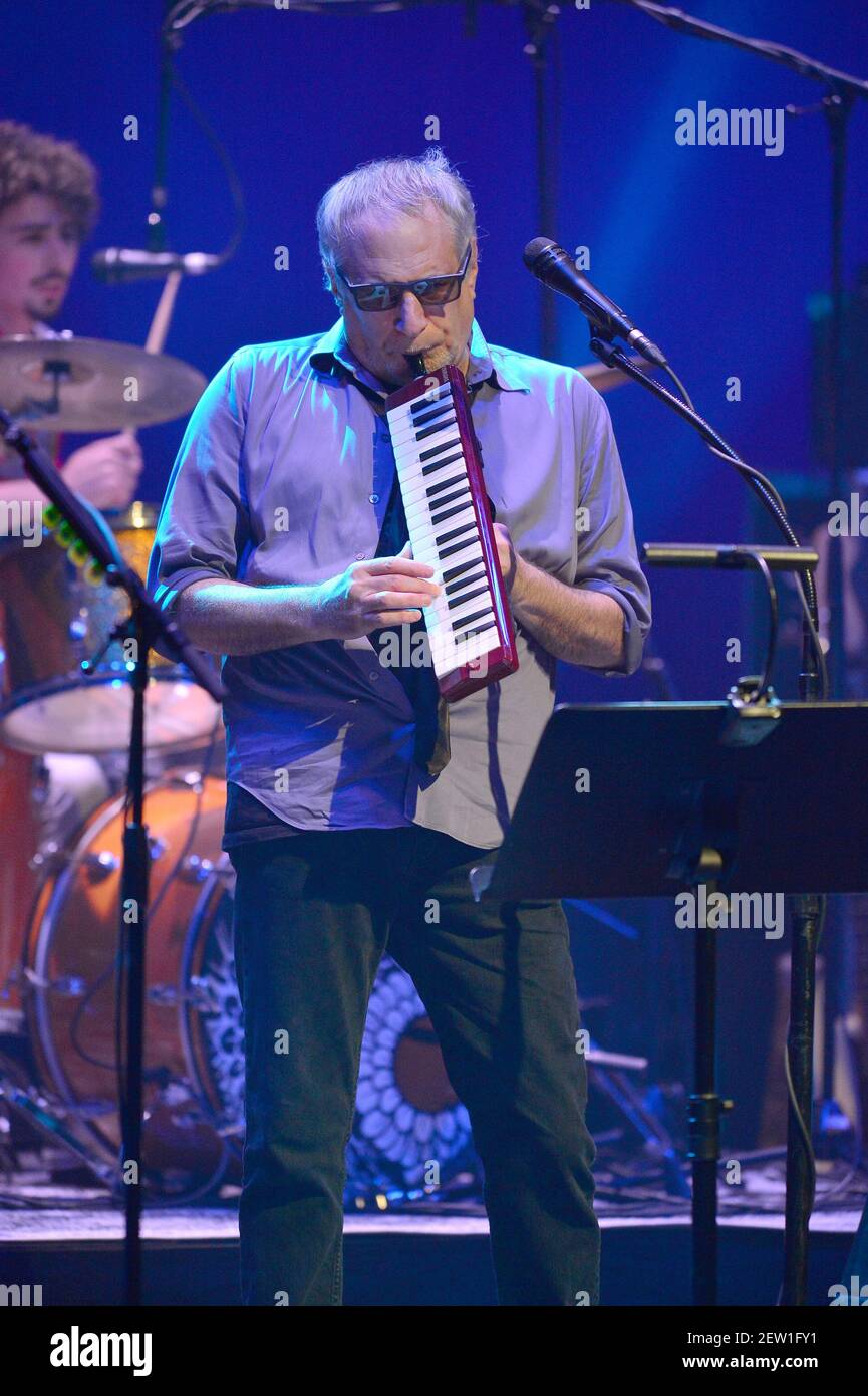 Donald Fagen de Donald Fagen et The Nightflyers se produit sur scène à Fillmore Miami Beach le 8 août 2017 à Miami Beach, Floride. (Photo de JL/Sipa USA) *** Veuillez utiliser le crédit du champ de crédit *** Banque D'Images
