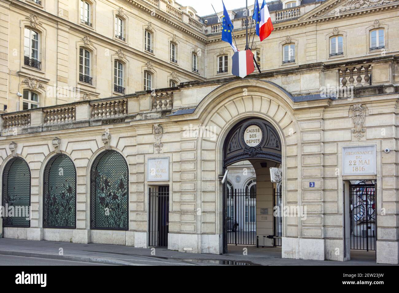 France, Paris, Caisse des dépôts et Consignations, quai Anatole France Banque D'Images