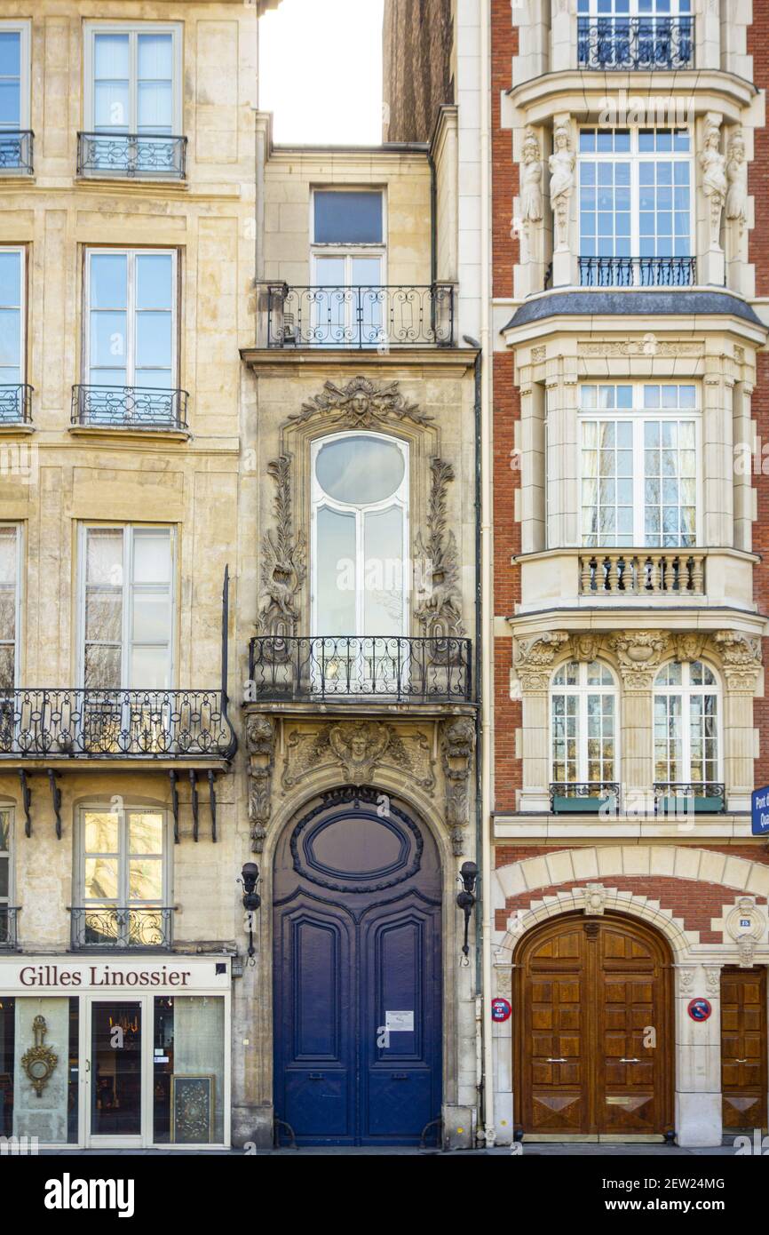 France, Paris, quai Voltaire, une des plus petites maisons de Paris Banque D'Images