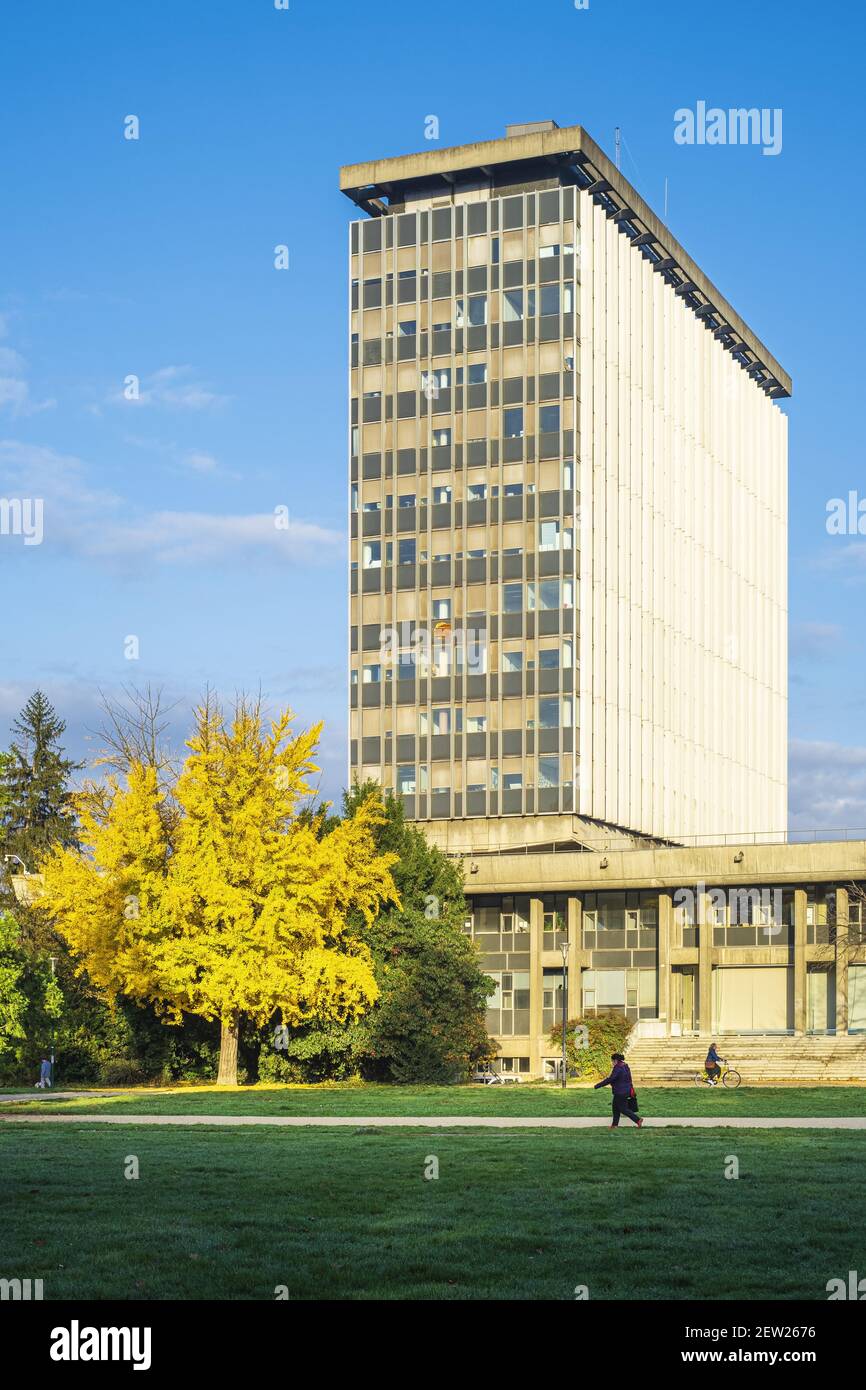 France, Isère, Grenoble, Parc Paul Mistral, Hôtel de ville (1968) Banque D'Images