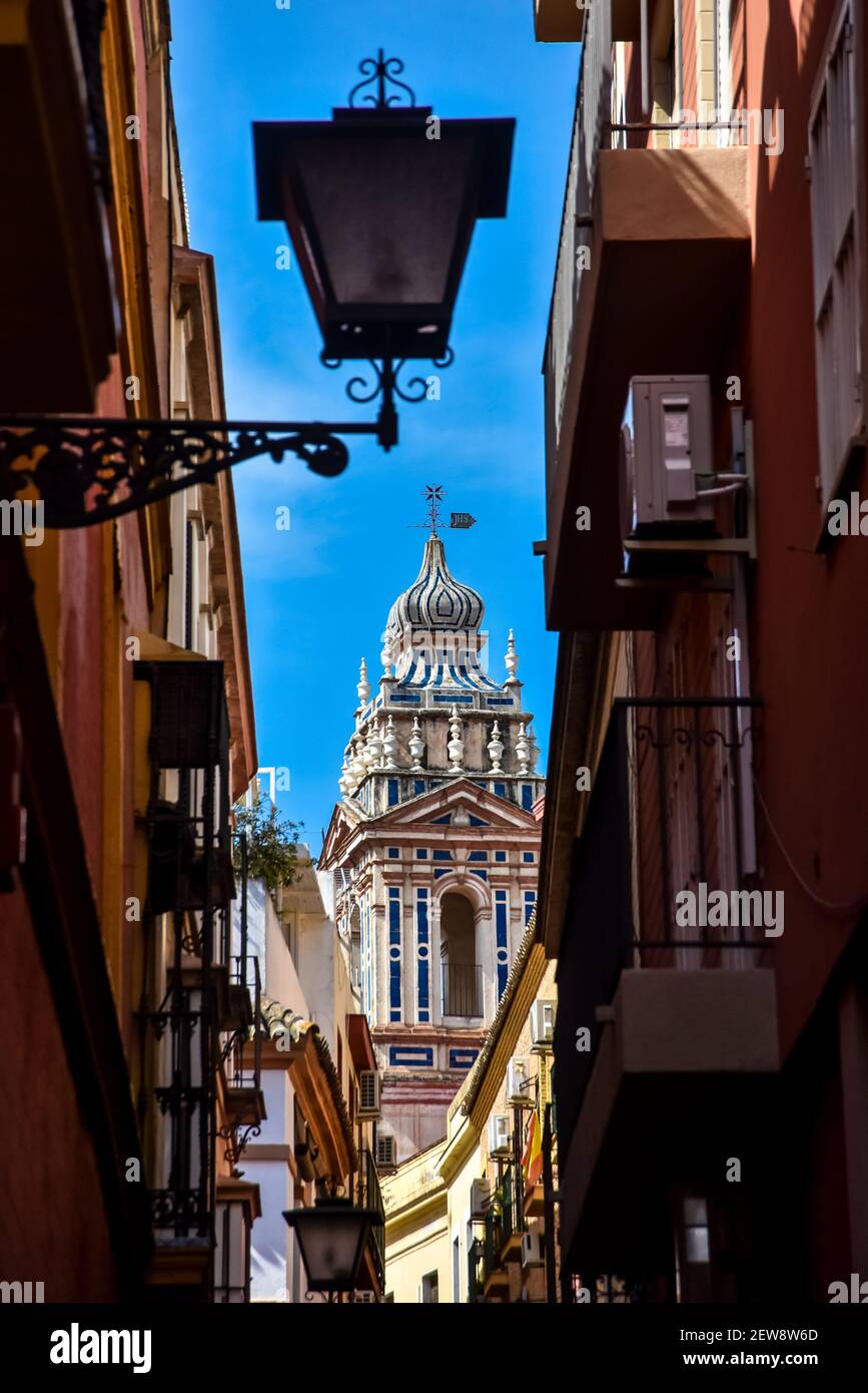 Tour de l'église à Séville, Andalousie, Espagne Banque D'Images