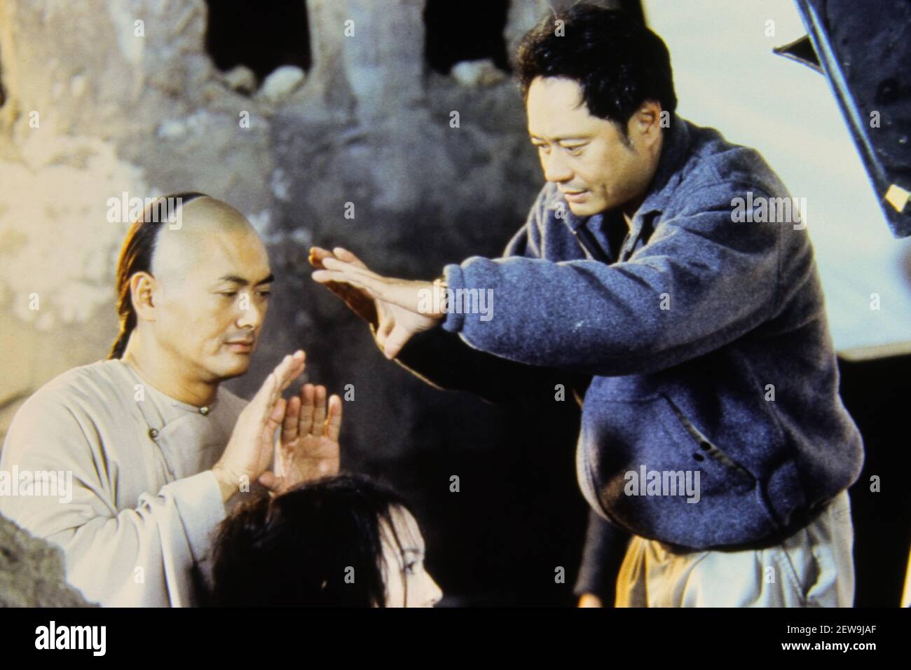 Chow Yun-FAT, directeur Ang Lee, « Crouching Tiger, Hidden Dragon » (2000) Sony Pictures Classic. Crédit photo : / Sony Pictures Classic/The Hollywood Archive - référence du fichier 34082-622THA Banque D'Images