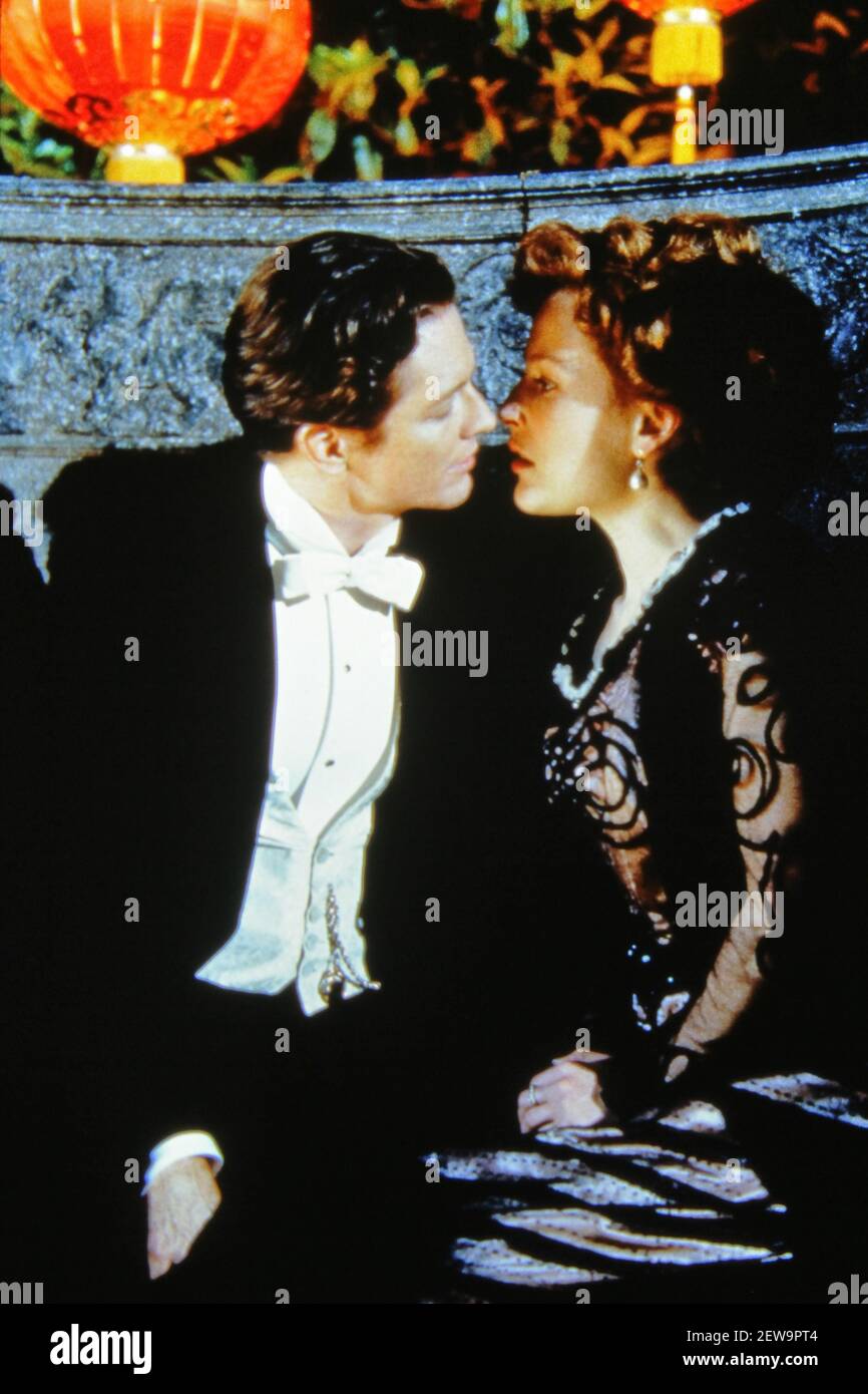 Gillian Anderson, Eric Stoltz, House of Mirth (2000) Sony Pictures. Crédit photo: Jaap Buitendijk/Sony Pictures /The Hollywood Archive - référence du fichier 34082-709THA Banque D'Images