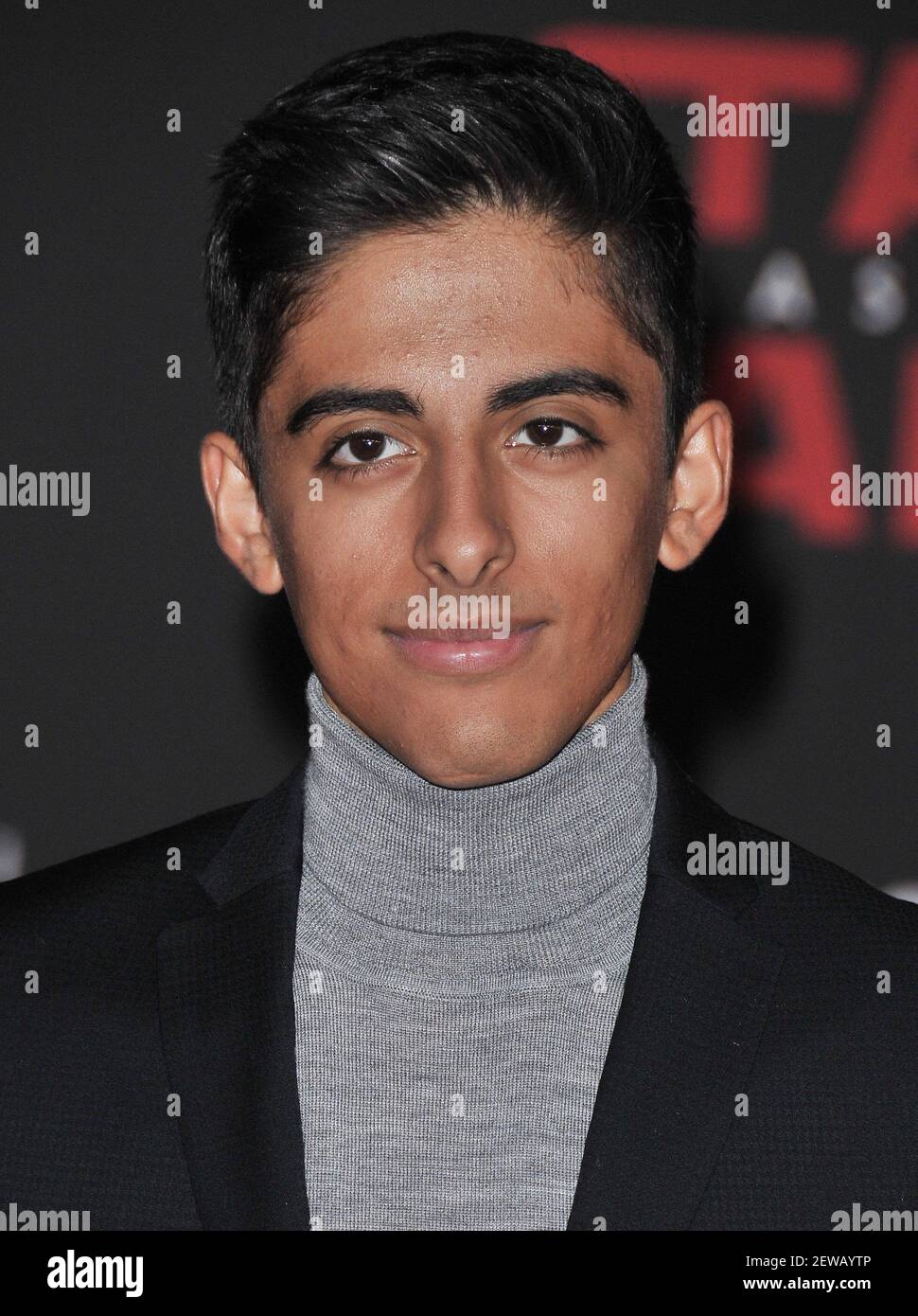 Karan Brar arrive à la première de Los Angeles « les guerres de goudron : les derniers Jedi » qui s'est tenue au Shrine Auditorium de Los Angeles, CA, le samedi 9 décembre 2017. (Photo de la Sathanlee B. Mirador/Sipa USA) Banque D'Images