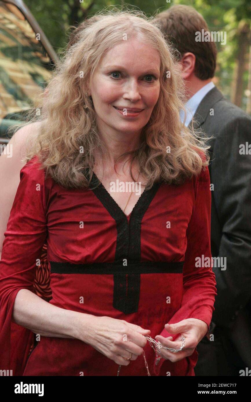 Mia Farrow participe à une projection de la 'OMEN' de Fox au XXe siècle à la Fondation Angel Orensanz à New York le 31 mai 2006. Crédit photo : Henry McGee/MediaPunch Banque D'Images