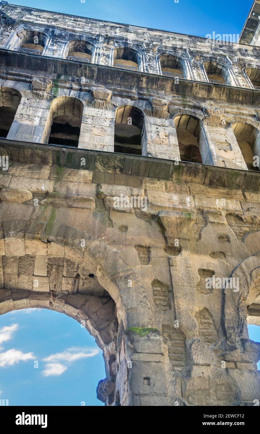 Porta Nigra, porte de la ville romaine à Trèves, Rhénanie-Palatinat, Allemagne Banque D'Images