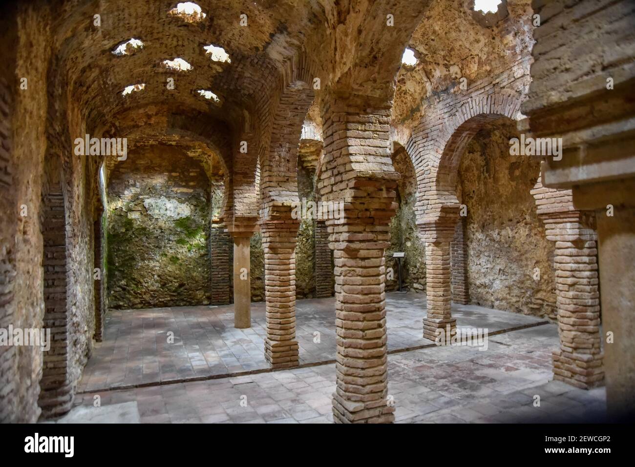 Vue intérieure des bains arabes de Ronda en Espagne Banque D'Images