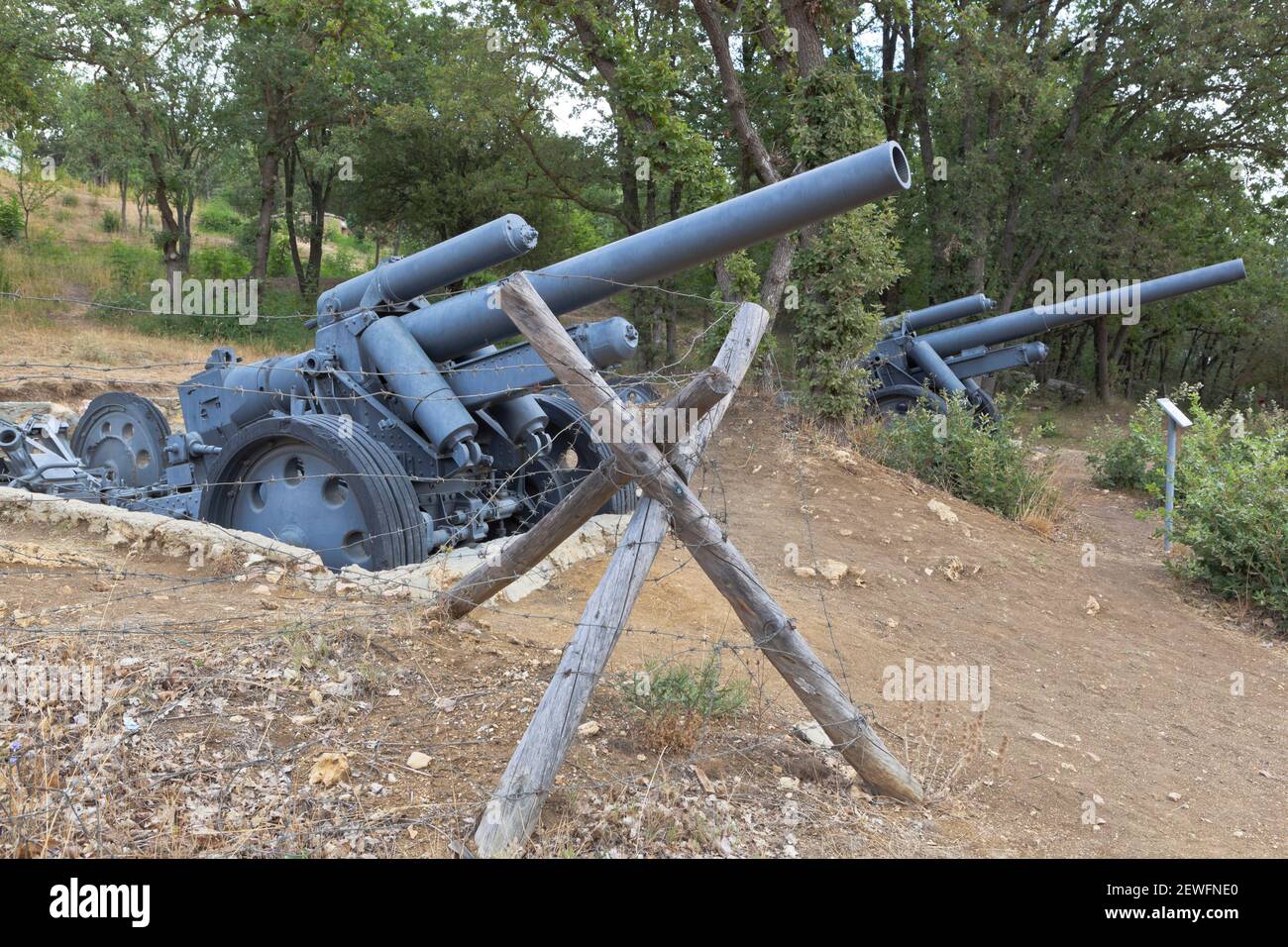 Sébastopol, Crimée, Russie - 28 juillet 2020 : obusiers allemands de champ lourd de 150 mm SFN 18 modèle 1918 sur la montagne Sapun dans la ville héro de Sébastopol, Banque D'Images