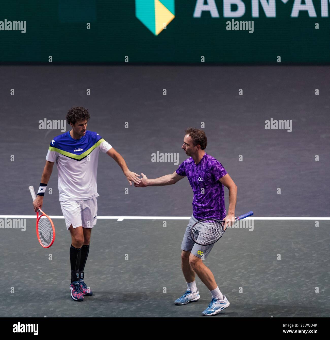 Rotterdam, pays-Bas, 2 mars 2021, Tournoi de tennis mondial ABNAMRO, Ahoy, premier tour doubles: Robin Haase (NED) / Matwe Middelkoop (NED).photo: www.tennisimages.com/henkkoster Banque D'Images