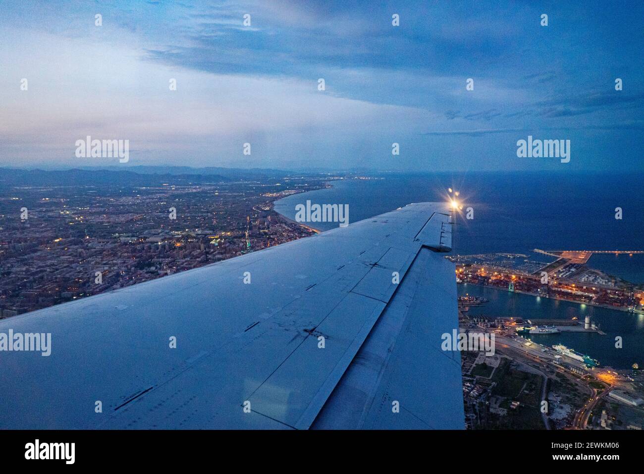 Vol au-dessus de la ville de Valence dans un avion, espagne Banque D'Images