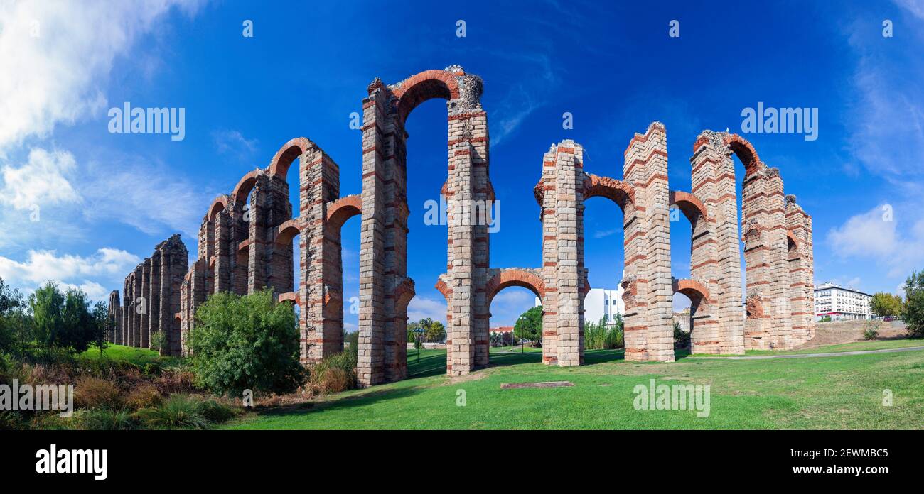 Europe, Espagne, Badajoz, Merida, Acueducto romain de los Milagros ou 'aqueduc miraculeux'. Banque D'Images