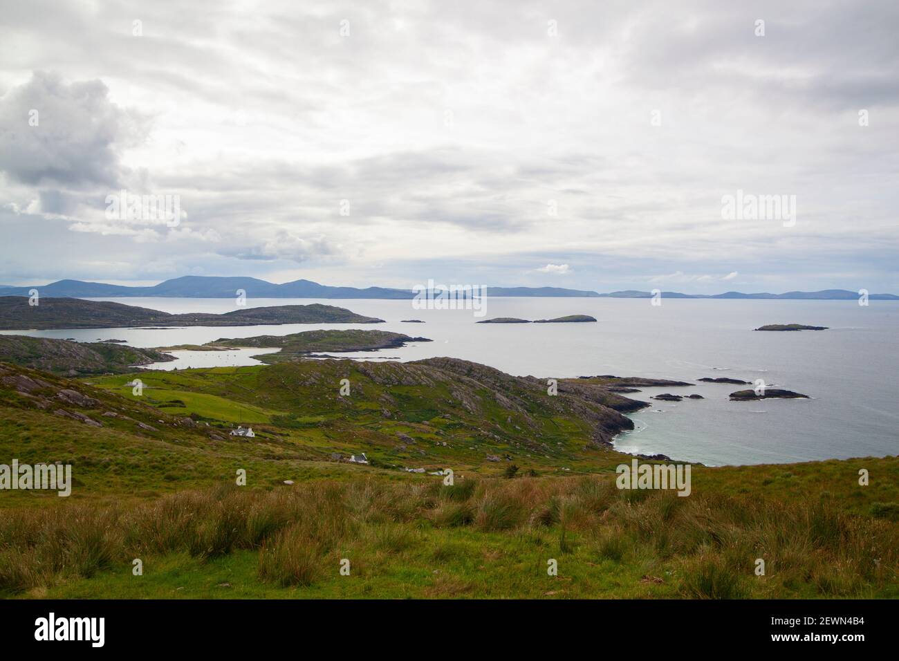 Une vue sur un paysage et la mer dans le célèbre anneau de Kerry, Irlande Banque D'Images