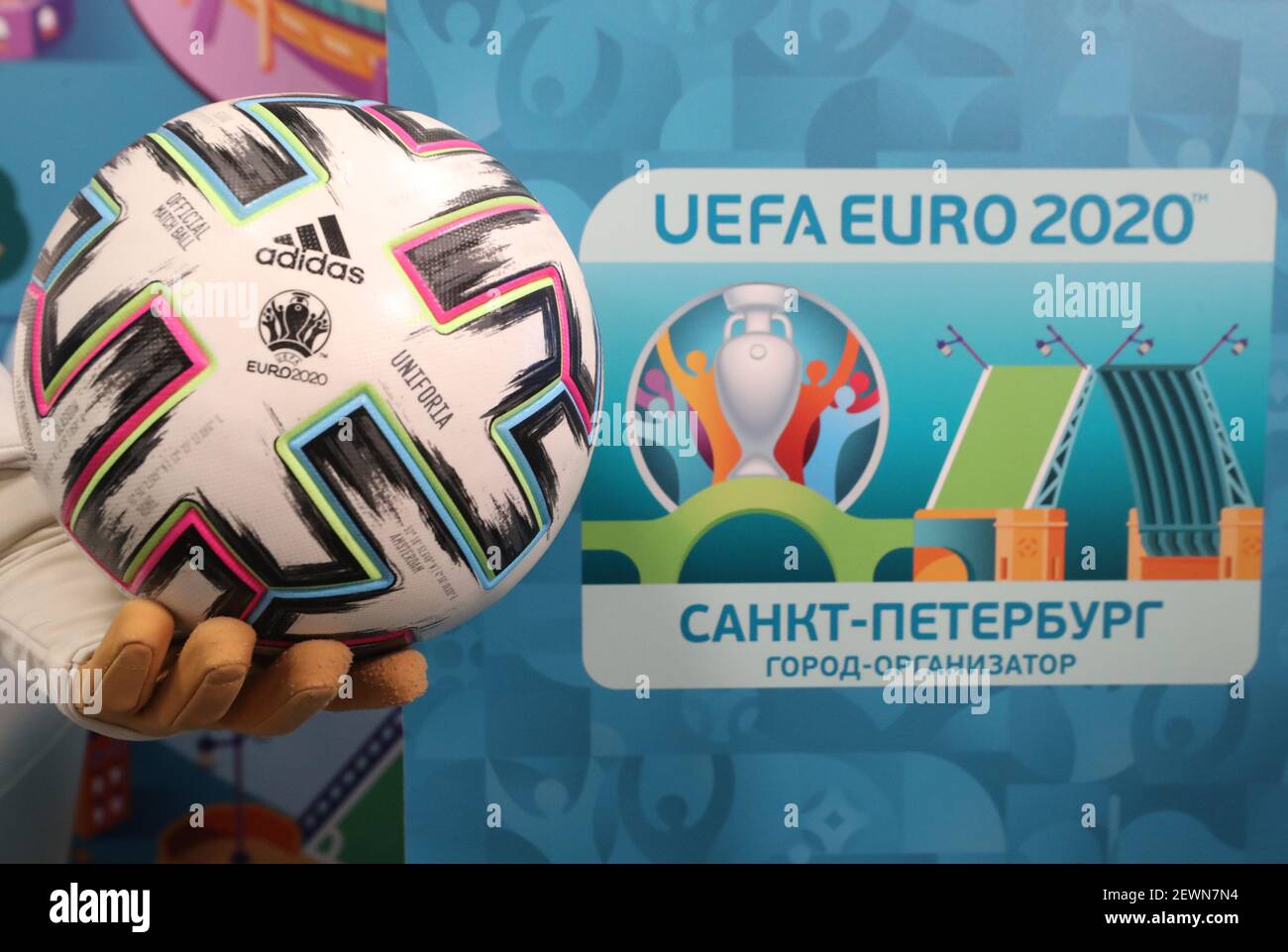 Saint-Pétersbourg, Russie. 3 mars 2021. Uniforia, le ballon de match  officiel de l'Euro 2020, en prévision d'une conférence de presse marquant  100 jours avant le début de l'Euro 2020 à Gazprom Arena.