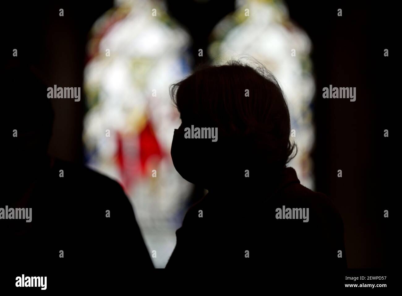 La duchesse de Cornwall lors d'une visite au Centre communautaire de vaccination de l'église St Paul, à Croydon, où elle a remercié le personnel du NHS et les représentants de l'église soutenant le déploiement de la vaccination au Royaume-Uni. Date de la photo: Mercredi 3 mars 2021. Banque D'Images