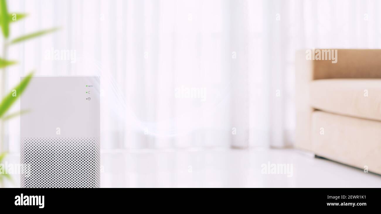 Purificateur d'air sur fond bleu avec filtre pour le nettoyage Poussières fines PM2,5 Banque D'Images