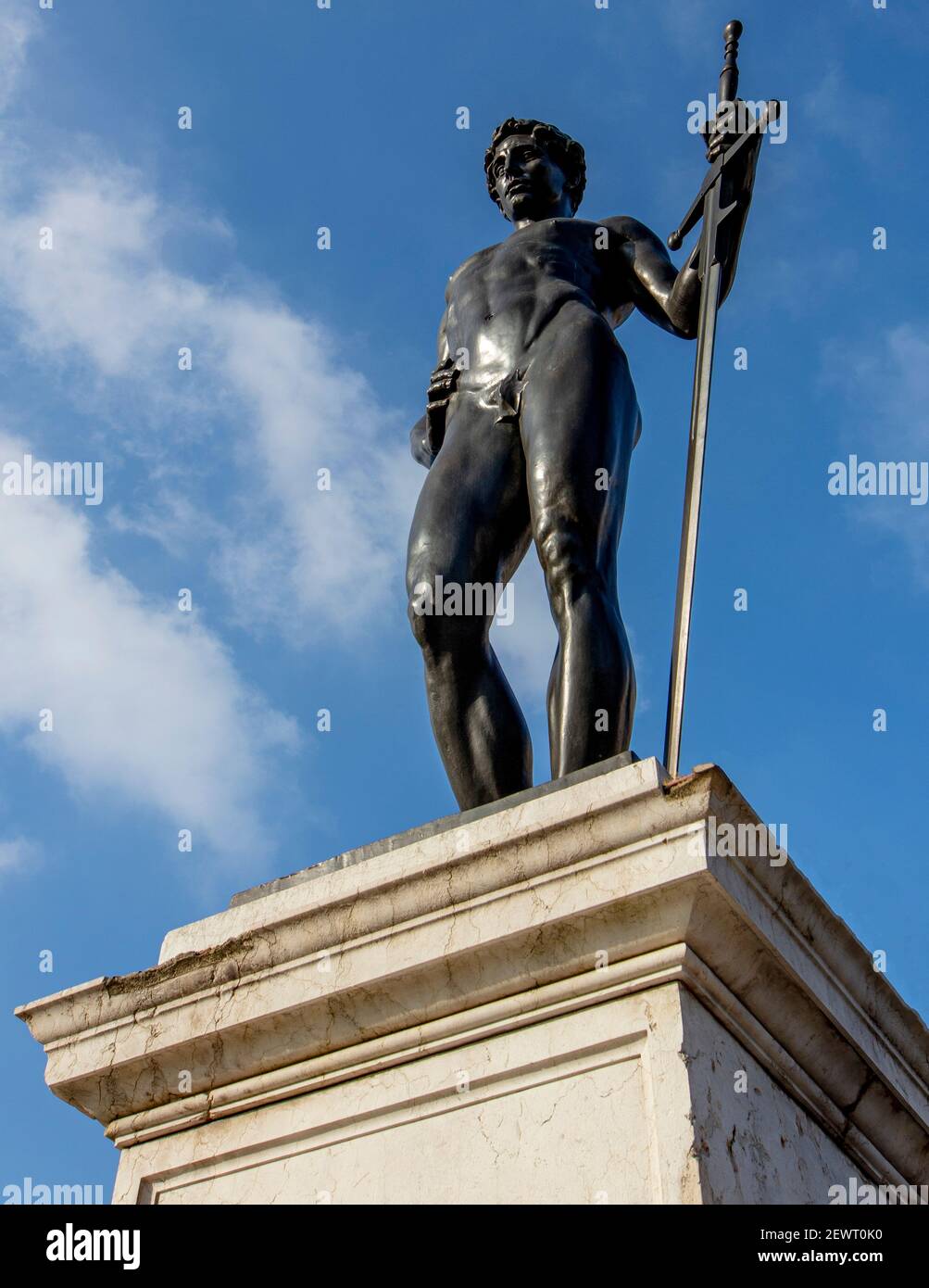 The machine Gun corps Memorial (The Boy David), Hyde Park Corner, Londres ; statue de bronze de Francis Derwent Wood 1925 Banque D'Images