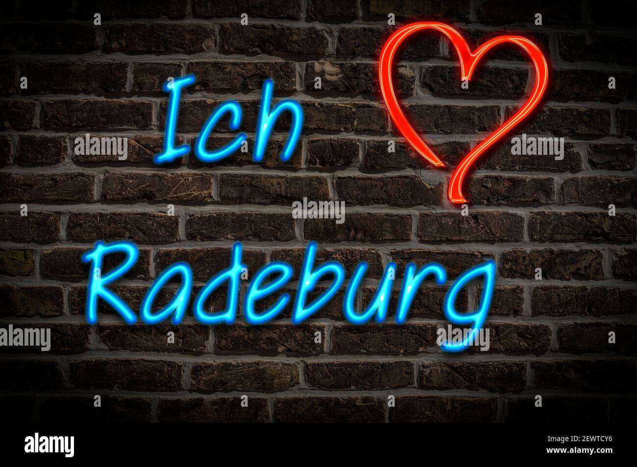 Leuchtreklame, ICH liebe Radeburg, Sachsen, Deutschland, Europa | Publicité éclairée, J'aime Radeburg, Saxe, Allemagne, Europe Banque D'Images