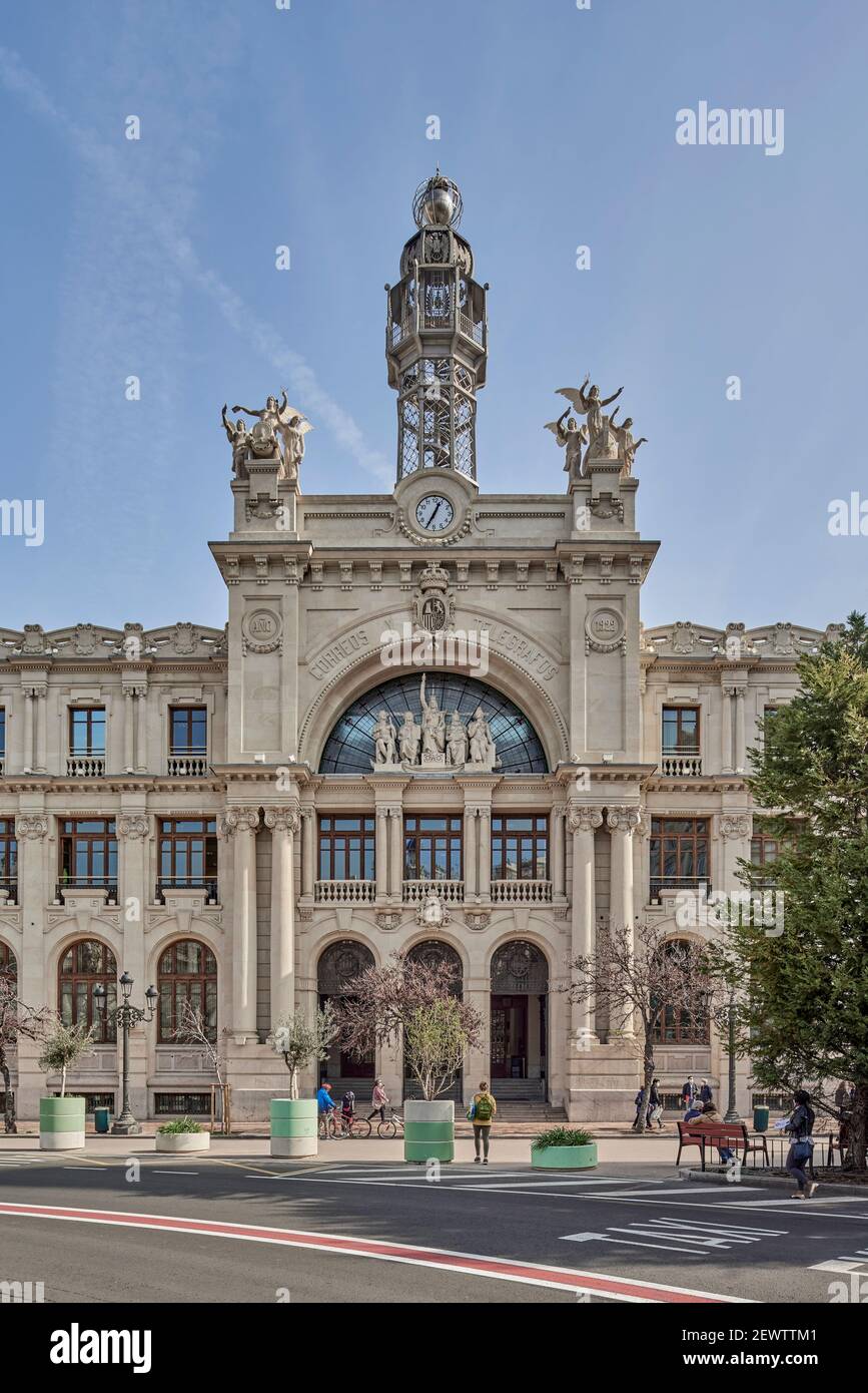 Façade extérieure du bureau de poste et de télécommunications dans la ville de Valence, Espagne, Europe Banque D'Images