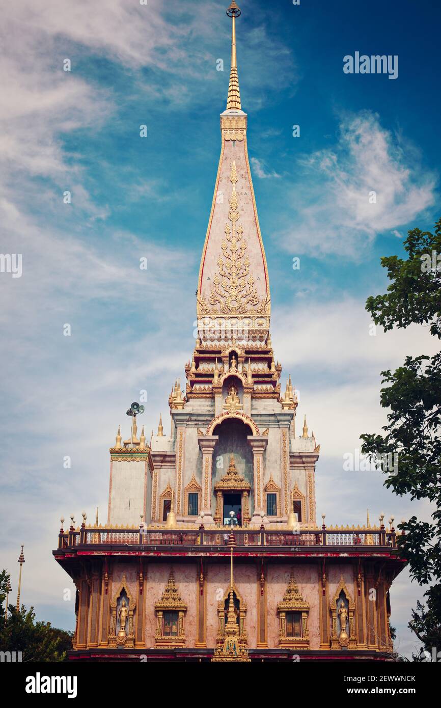 Visite d'un temple bouddhiste en Thaïlande. Banque D'Images
