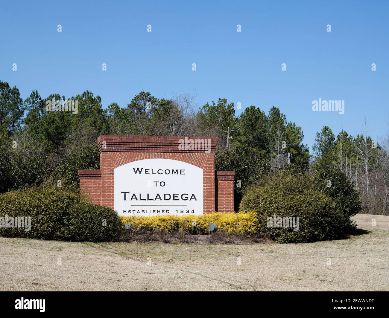 Panneau de bienvenue Talladega Alabama entrée dans la ville de Talladega. Banque D'Images