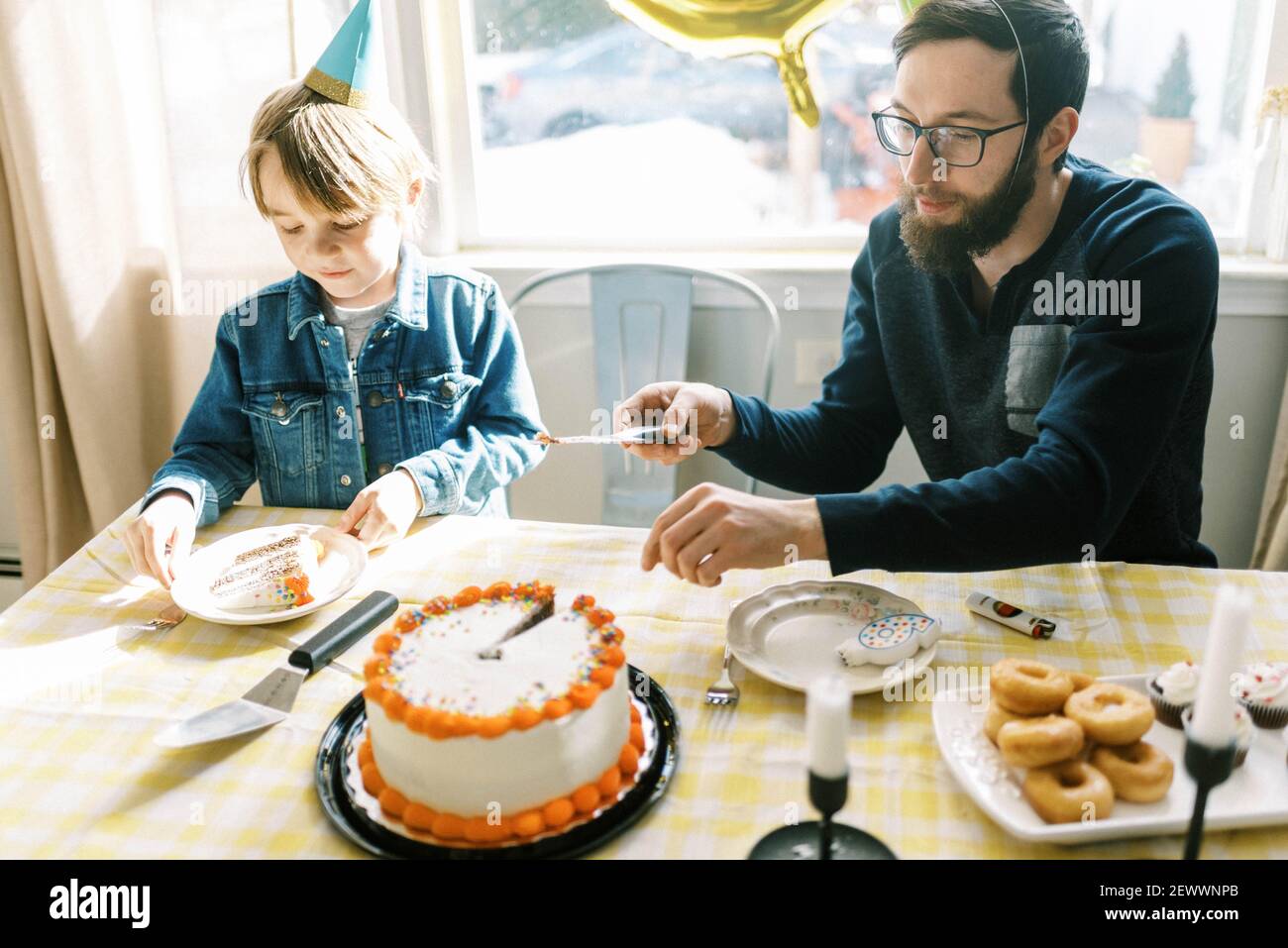 Joyeux Anniversaire Papa Banque D Image Et Photos Alamy Joyeux Anniversaire Papa Banque D Image Et Photos Alamy