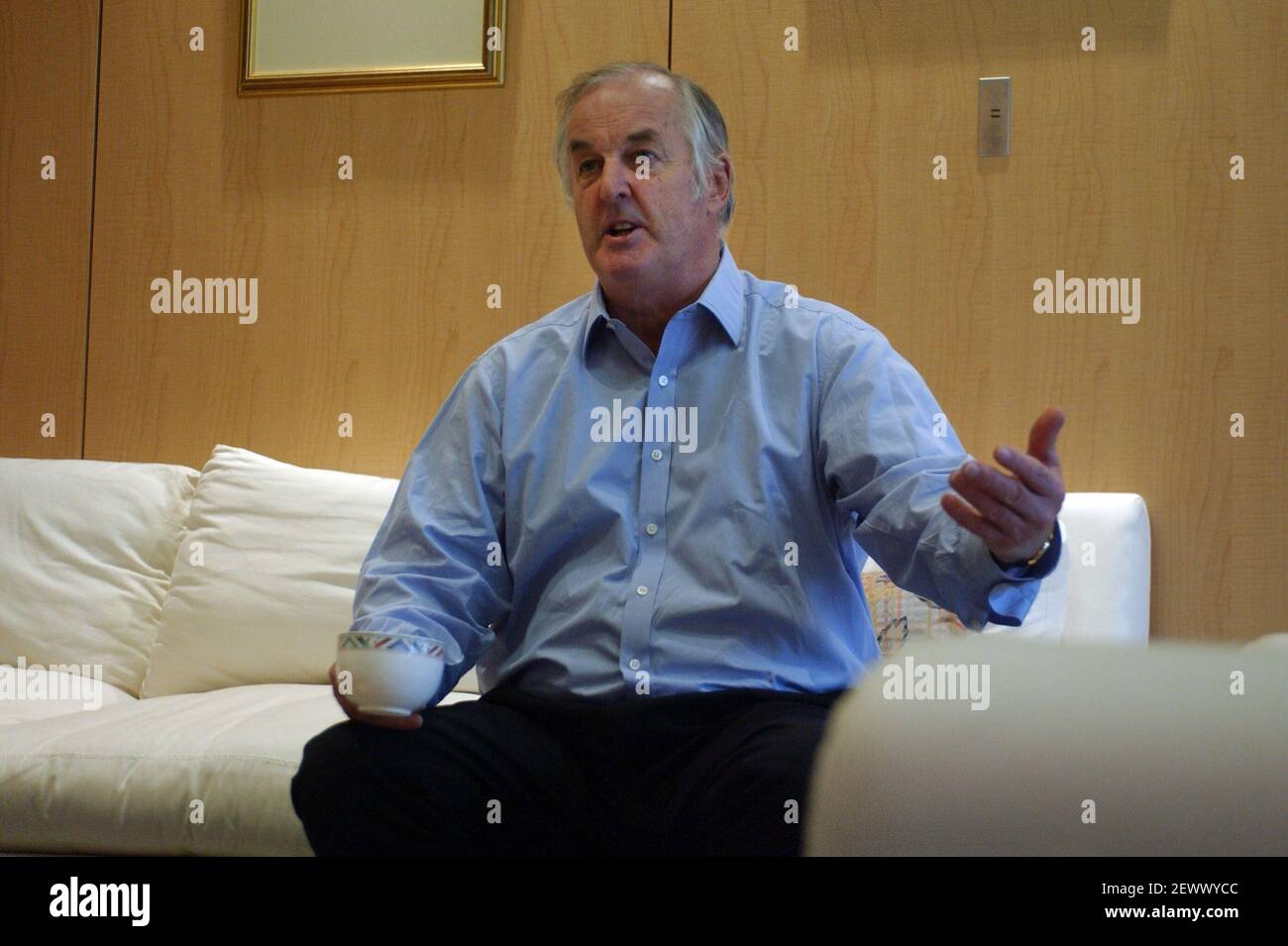 SIR CHRISTOPHER BLAND , PRÉSIDENT DE BT, DANS SON BUREAU DE LONDRES.14/12/06 PHOTO TOM PILSTON Banque D'Images