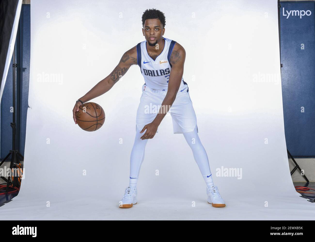 21 sept. 2018 : le garde de Dallas Mavericks Daryl Macon pose lors de la journée des médias de Dallas Mavericks qui a eu lieu au American Airlines Center de Dallas, au Texas (Credit image: & copy; Albert Pena/CSM/Sipa USA) Banque D'Images