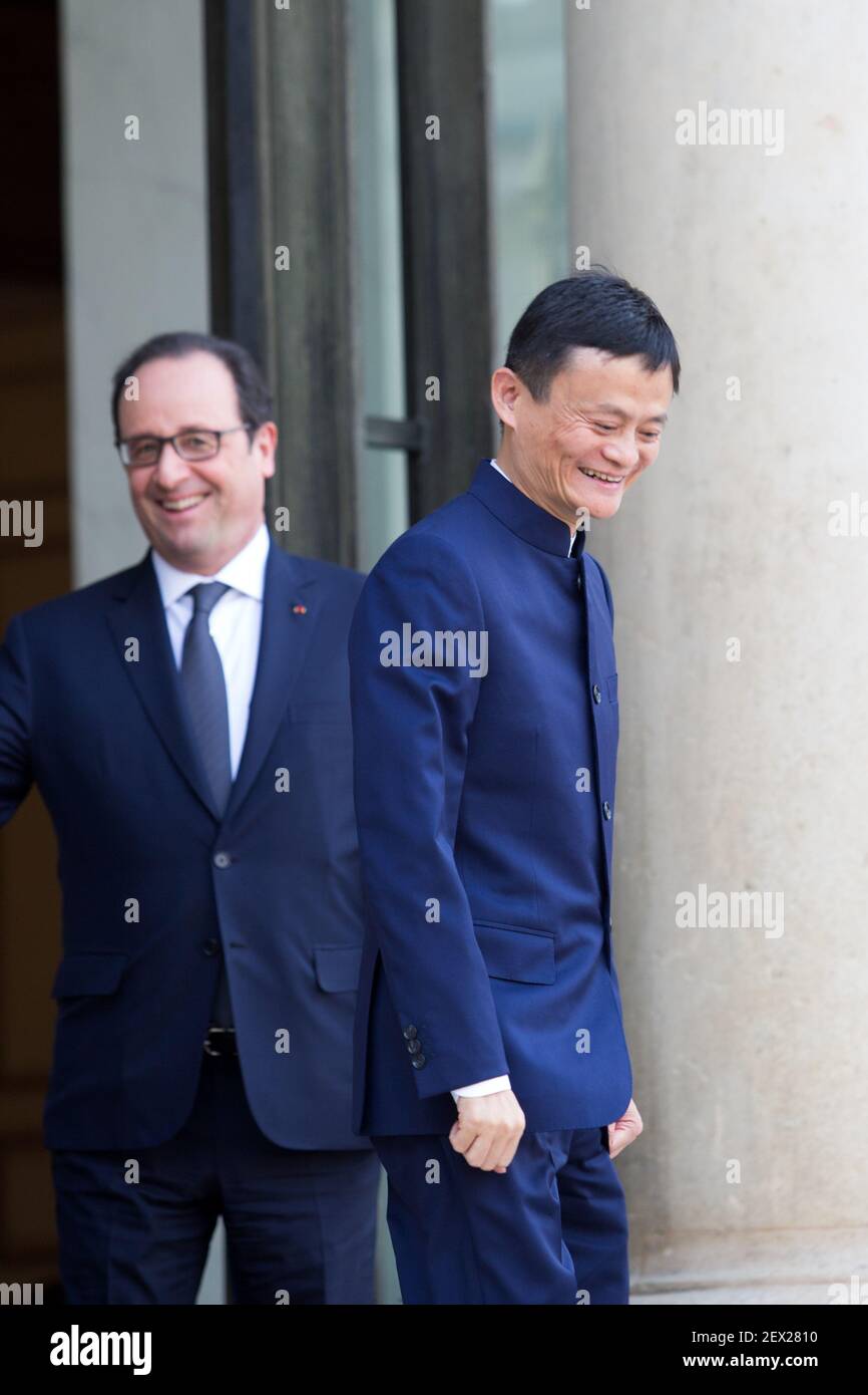 Jack Ma, entrepreneur chinois et fondateur du groupe de vente au détail Internet Alibaba quitte l'Elysee Palace après une rencontre avec François Hollande (photo de Nicolas Kovarik / Pacific Press) *** Veuillez utiliser le crédit du champ de crédit *** Banque D'Images