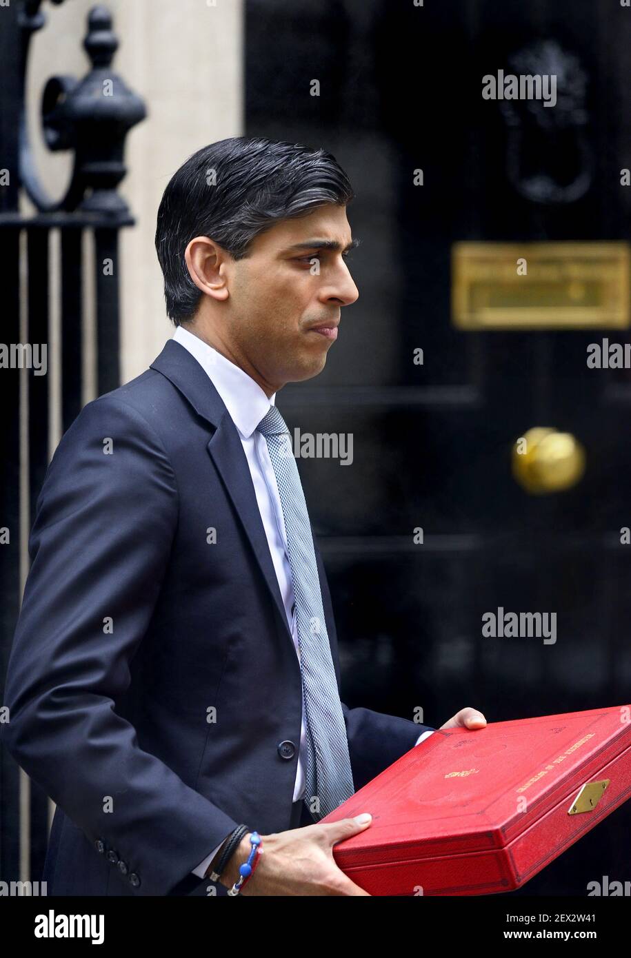 Rishi Sunak MP - Chancelier de l'Echiquier - départ de Downing Street le jour du budget, le 3 mars 2021 Banque D'Images