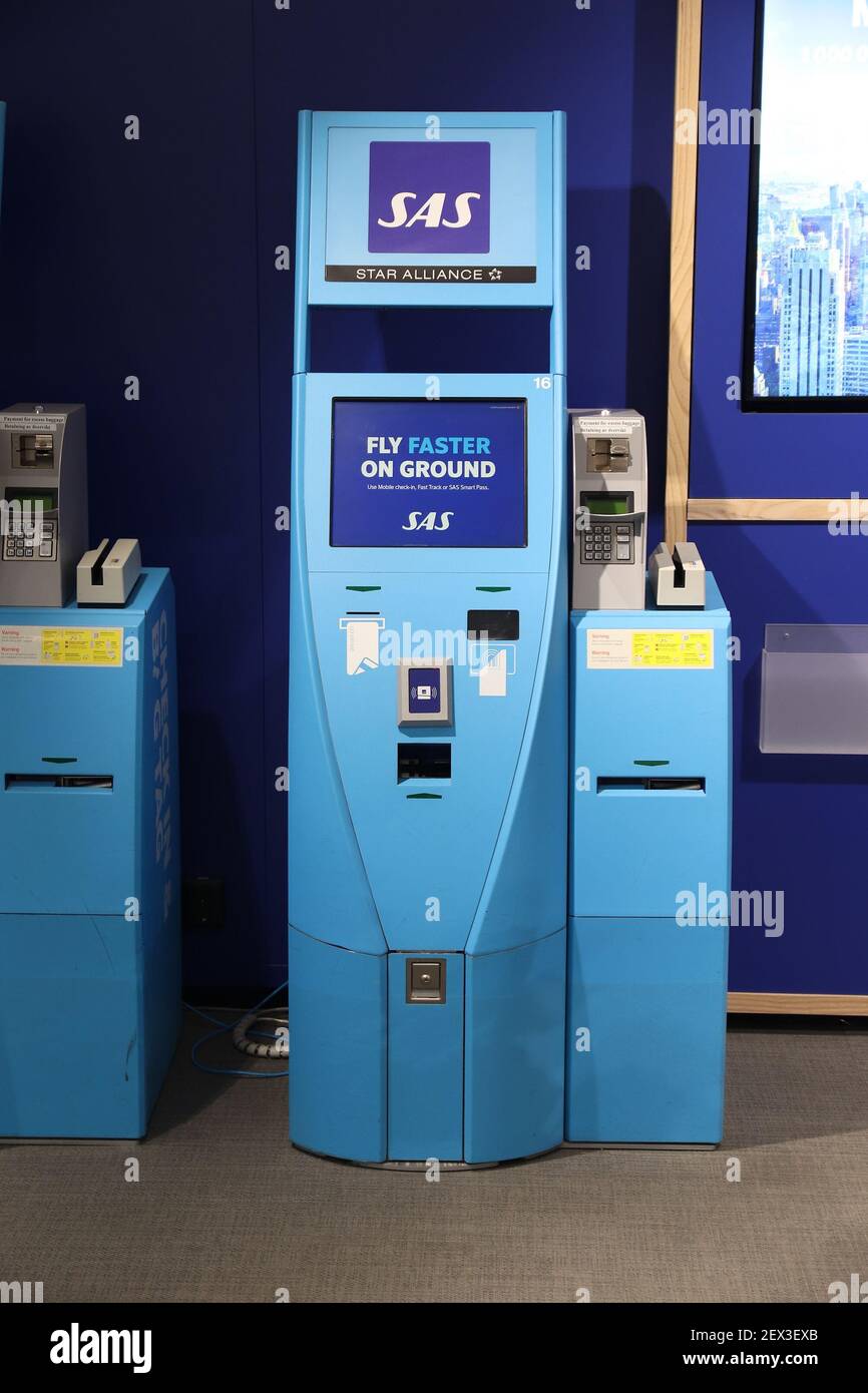 GOTHENBURG, Suède - août 28, 2018 : le libre-service d'enregistrement à l'aéroport de Landvetter Gothenburg en Suède. C'est le 2ème aéroport en Suède avec 6 Banque D'Images