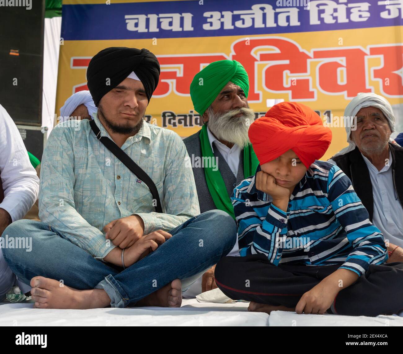 portrait d'un agriculteur pendant la manifestation. ils protestent contre la nouvelle loi agricole adoptée par le gouvernement indien. Banque D'Images