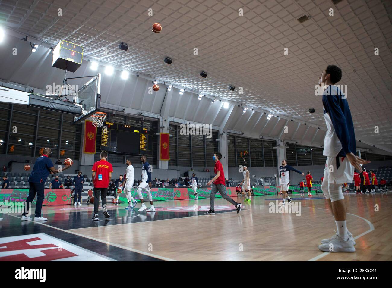 Podgorica, Monténégro. 20 février 2021. L'équipe de France se réchauffe. Crédit : Nikola Krstic/Alay Live News Banque D'Images