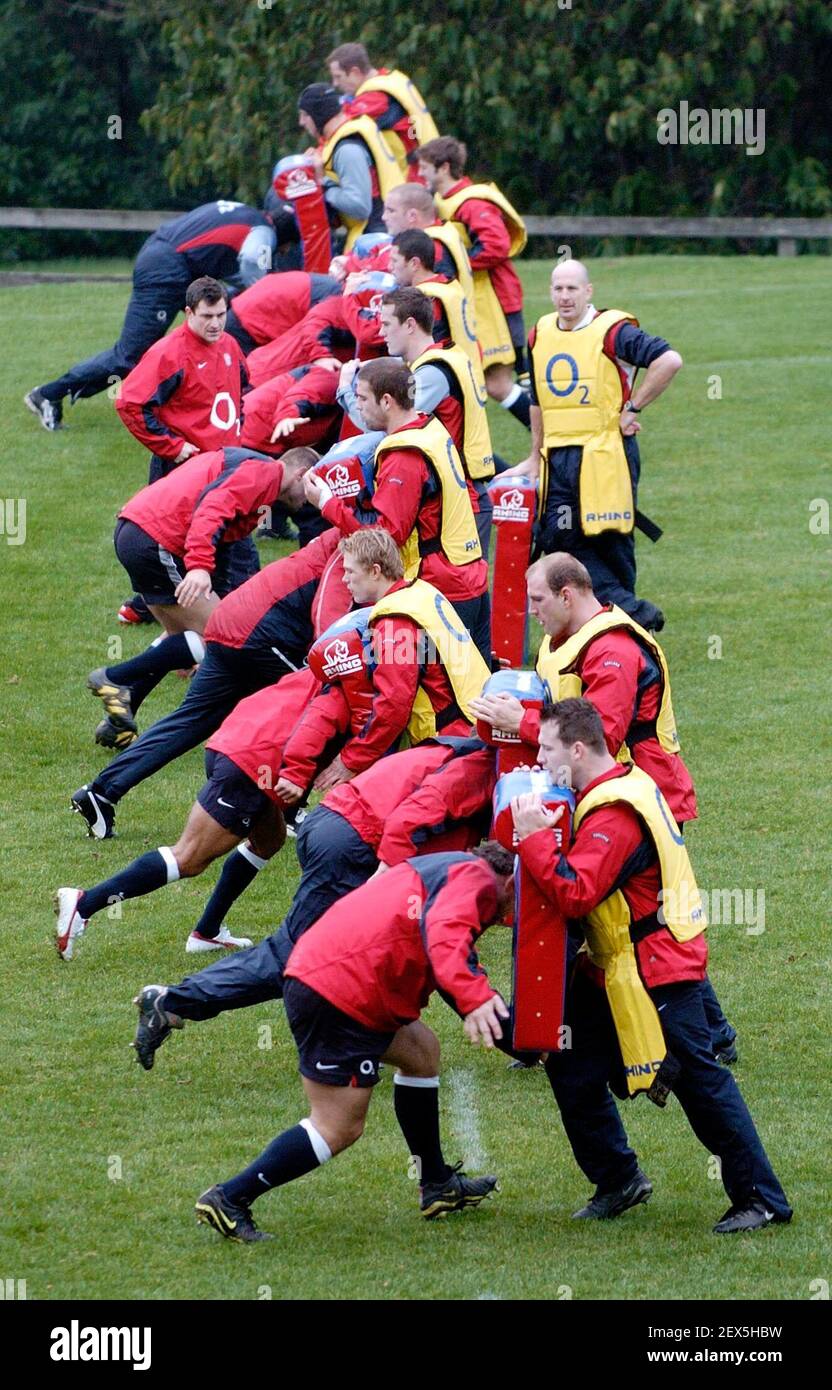 RUGBY 12/2/2004 ENTRAÎNEMENT EN ANGLETERRE À L'HÔTEL PENNY HILL PARK POUR LEUR MATCH AVEC L'ITALIE PHOTO DAVID ASHDOWNRUGBY Banque D'Images