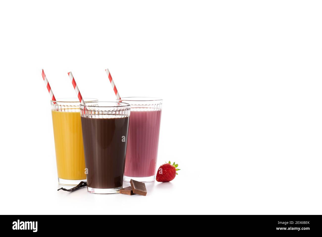 Milkshakes au chocolat, à la fraise et à la vanille isolés sur fond blanc Banque D'Images