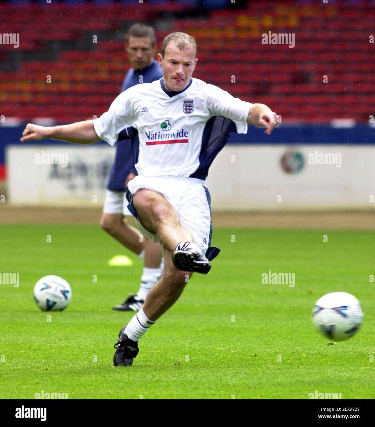 ALAN SHEARER ANGLETERRE FOOTBALLEUR MAI 2000TRAINING À WEMBLEY Banque D'Images