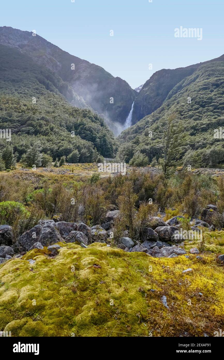 Les Devils Punchbowl Falls à South Island à New Zélande Banque D'Images