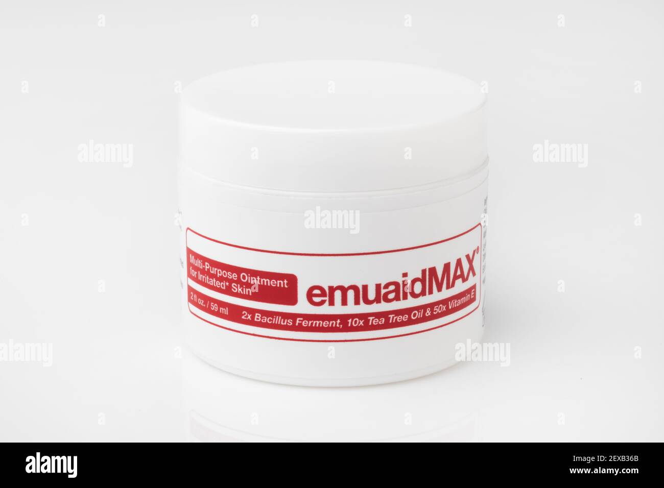 Un pot de 2 oz liq. D'Emuaidmax Banque D'Images