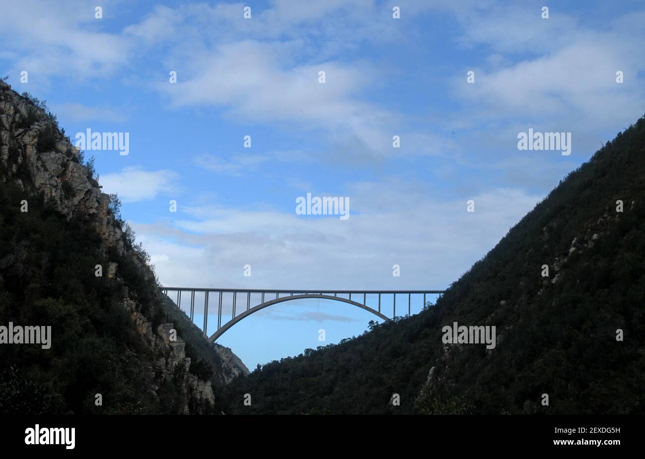 Pont de la rivière bloukrans tsitsikamma Banque de photographies et  d'images à haute résolution - Alamy