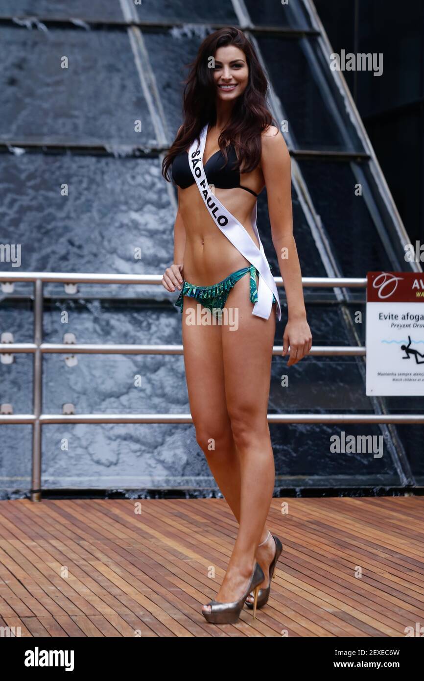 Mlle Sao Paulo Jessica Voltolini Vilela, 22 ans candidat pour le Miss Brazil  2015 pour le défilé de bikini à l'hôtel Sheraton Sao Paulo WTC dans la  région sud de la ville