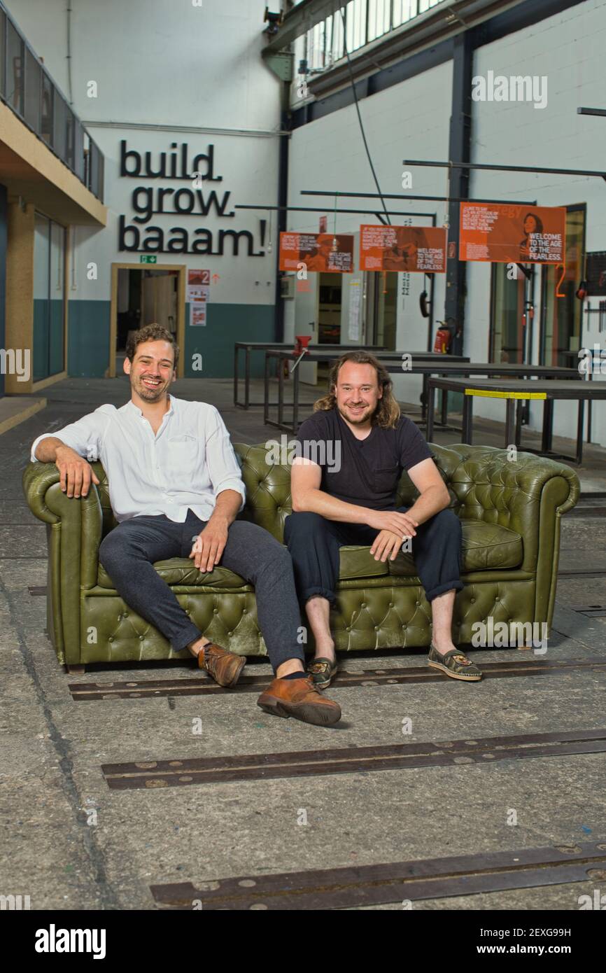 Les fondateurs de Tatcraft Tim Fleischer et Fabian Winopal à Tatcraft New Hardware Studios , Francfort , Allemagne Banque D'Images