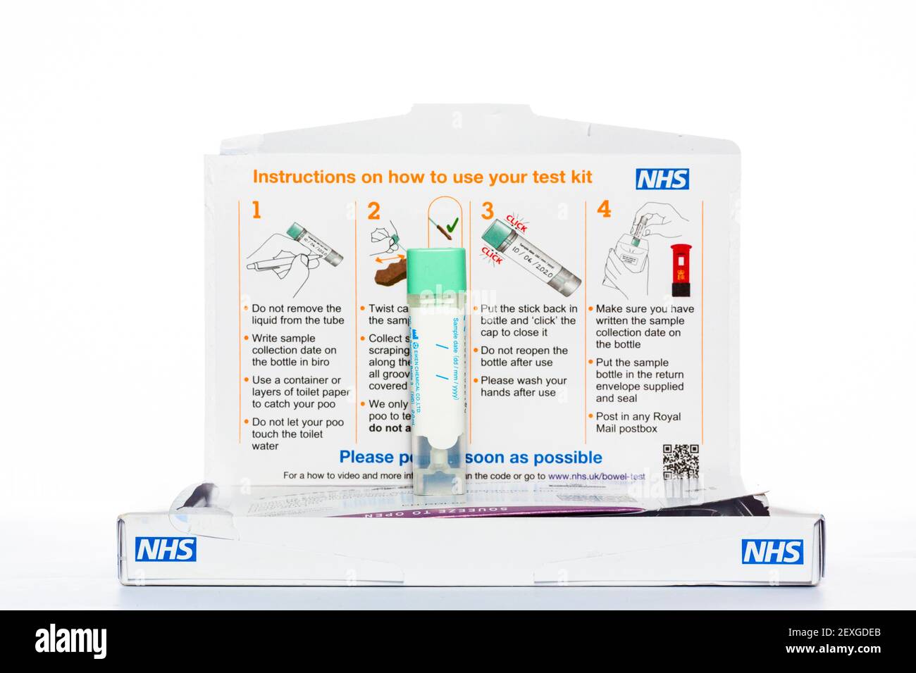 Kit de dépistage du cancer de l'intestin NHS. Banque D'Images