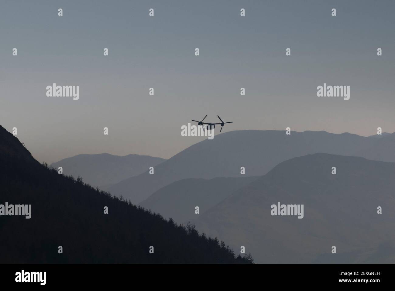 USAF CV-22B Osprey de RAF Mildenhall. Vu ici lors de l'entraînement de vol à basse altitude dans le Lake District (Low Fly Area 17), Cumbria, Royaume-Uni Banque D'Images