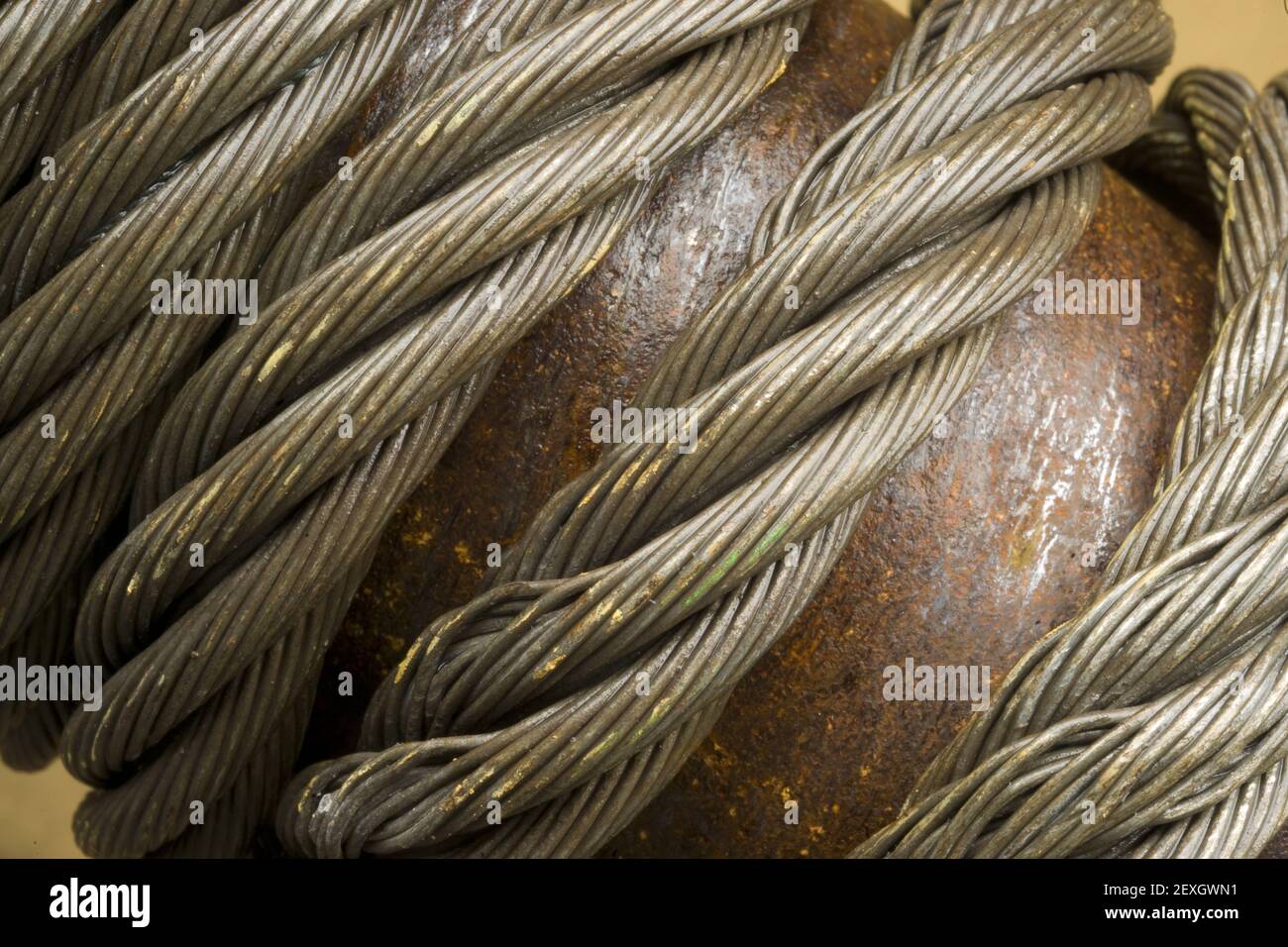 Steel cable close up Banque de photographies et d'images à haute résolution  - Alamy
